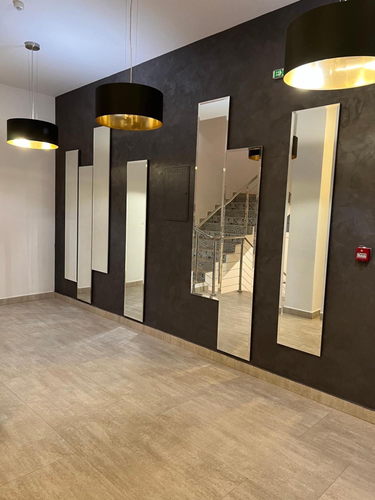 Una, Apartment